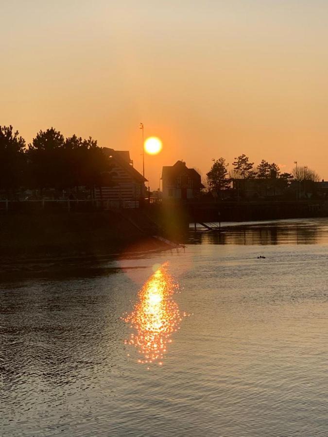 L'Evasion Centre Et Plage Villers-sur-Mer Bagian luar foto